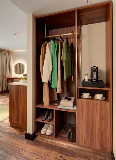 Wardrobe T